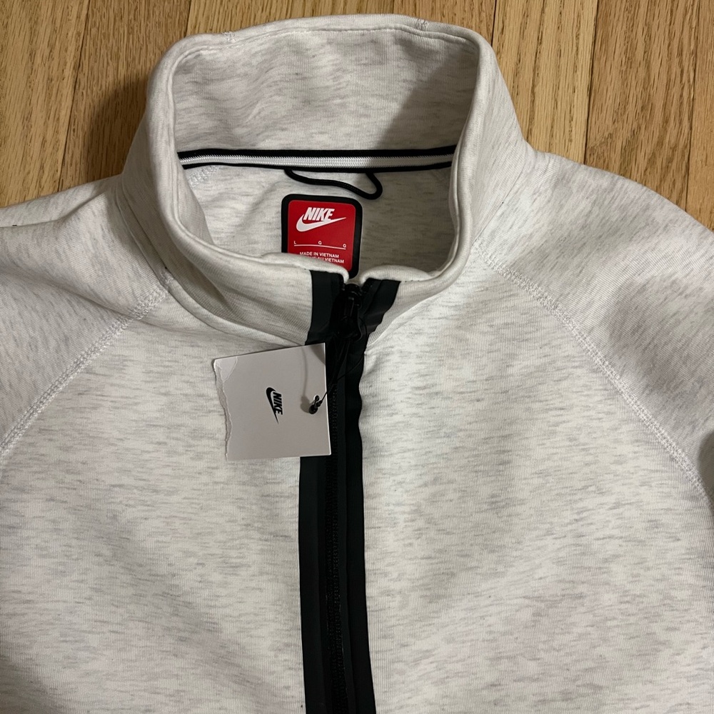 Nike Men's Sportswear Tech Fleece 1/2 Zip Sweatshirt.Size Large or Women’s XLg - Picture 2 of 4